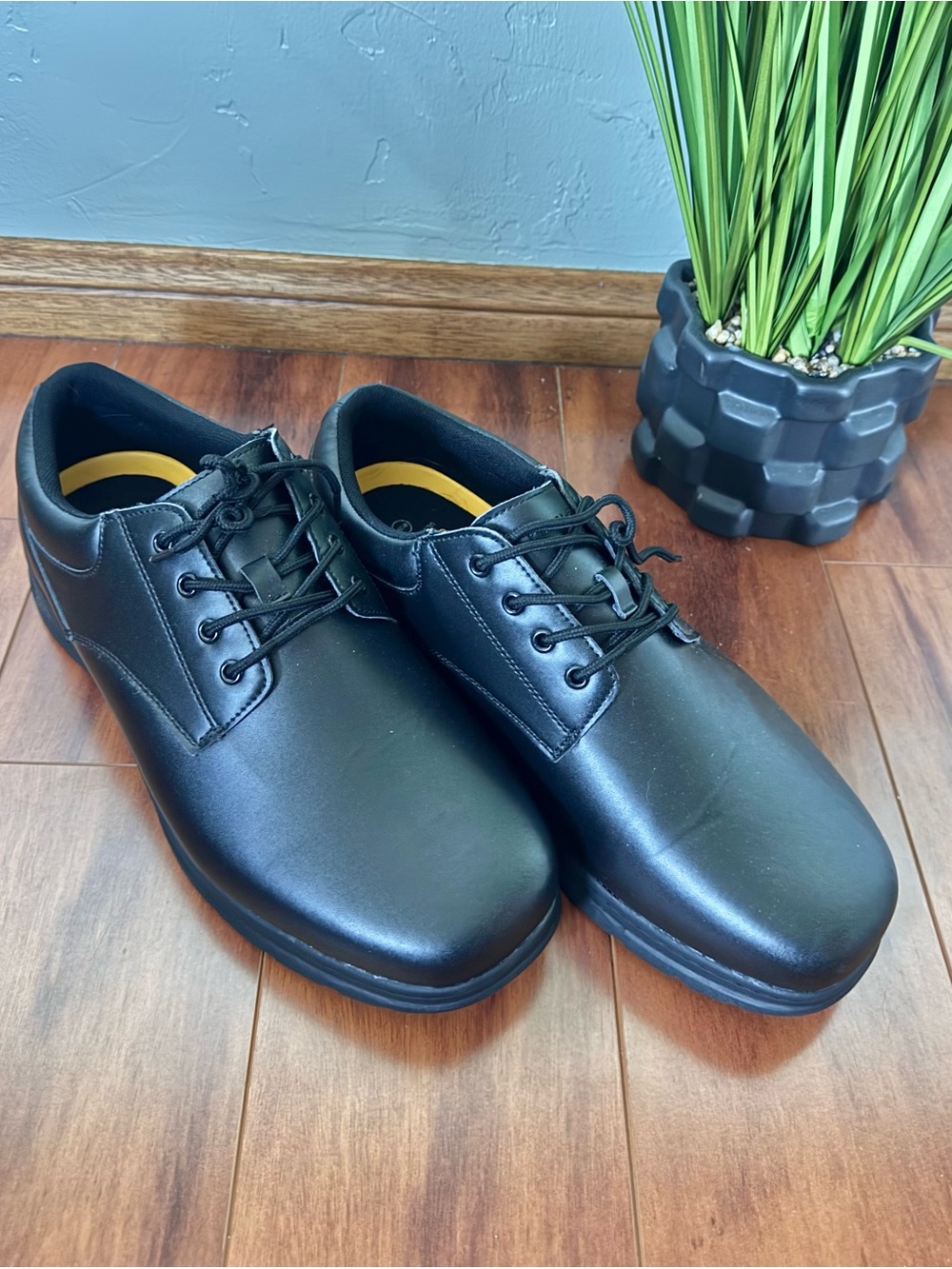 Perry Ellis Portfolio Black Slip Guard Ultra Foam Lace-Up Work Dress Shoes